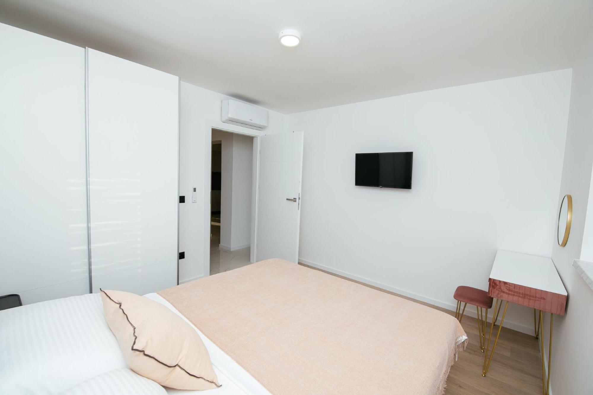 Didixi Apartments Pakoštane Exteriör bild