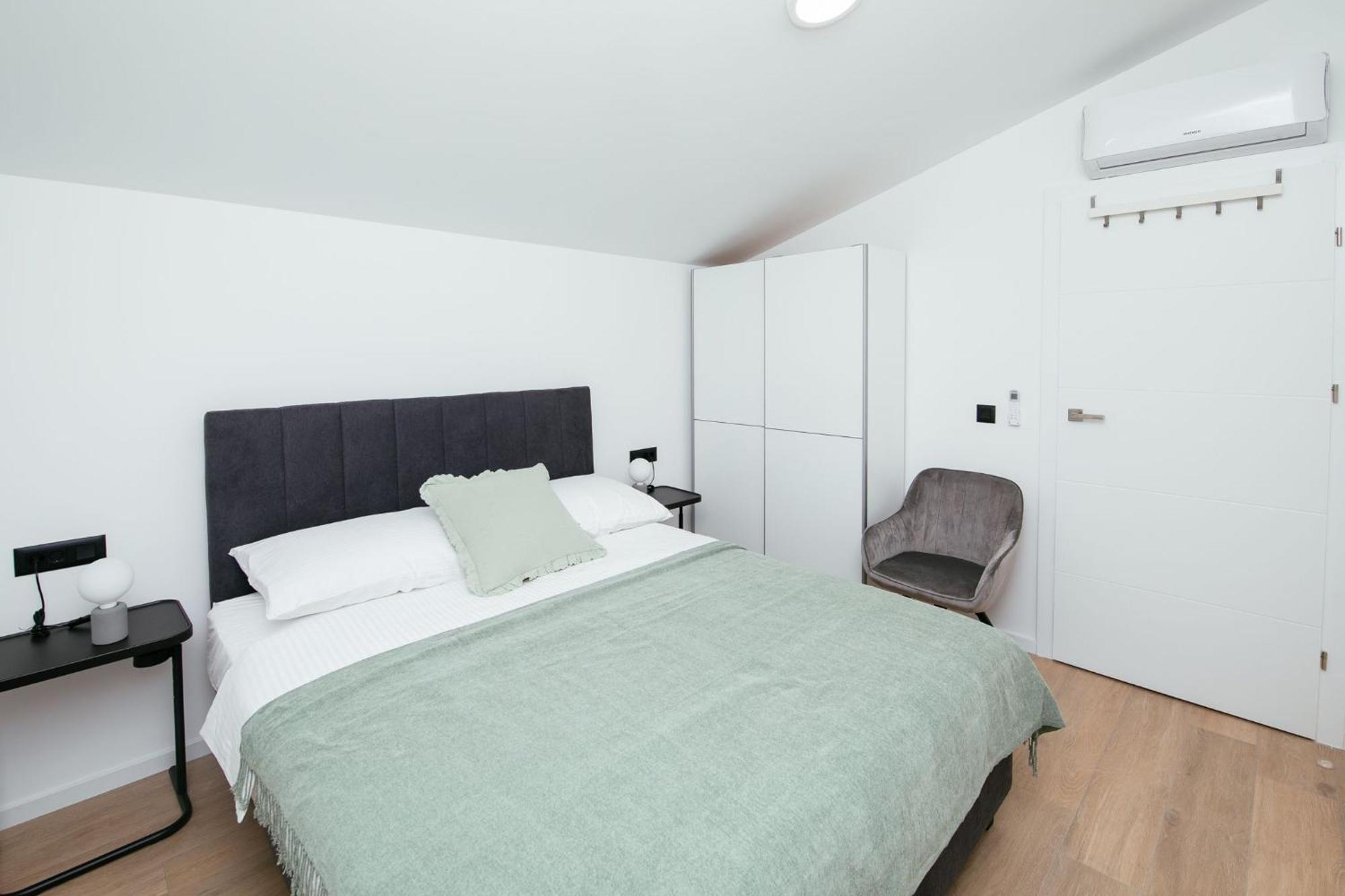 Didixi Apartments Pakoštane Exteriör bild