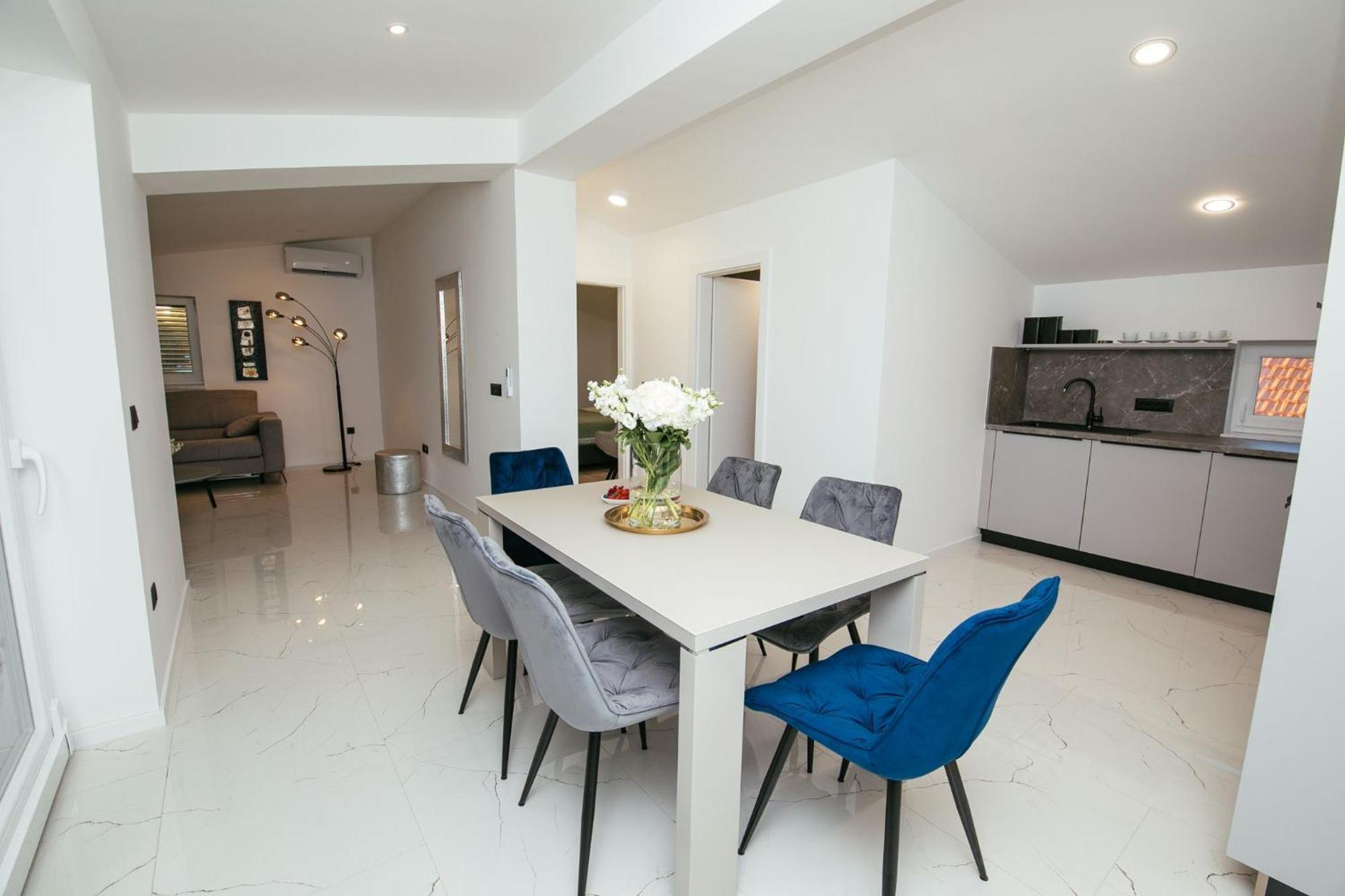 Didixi Apartments Pakoštane Exteriör bild