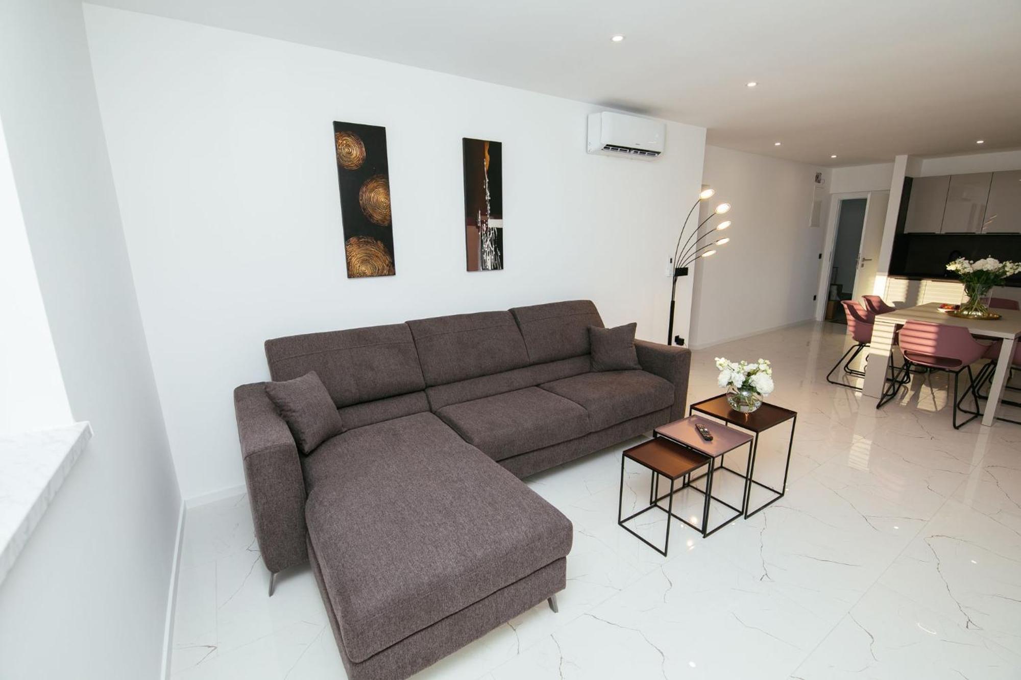 Didixi Apartments Pakoštane Exteriör bild