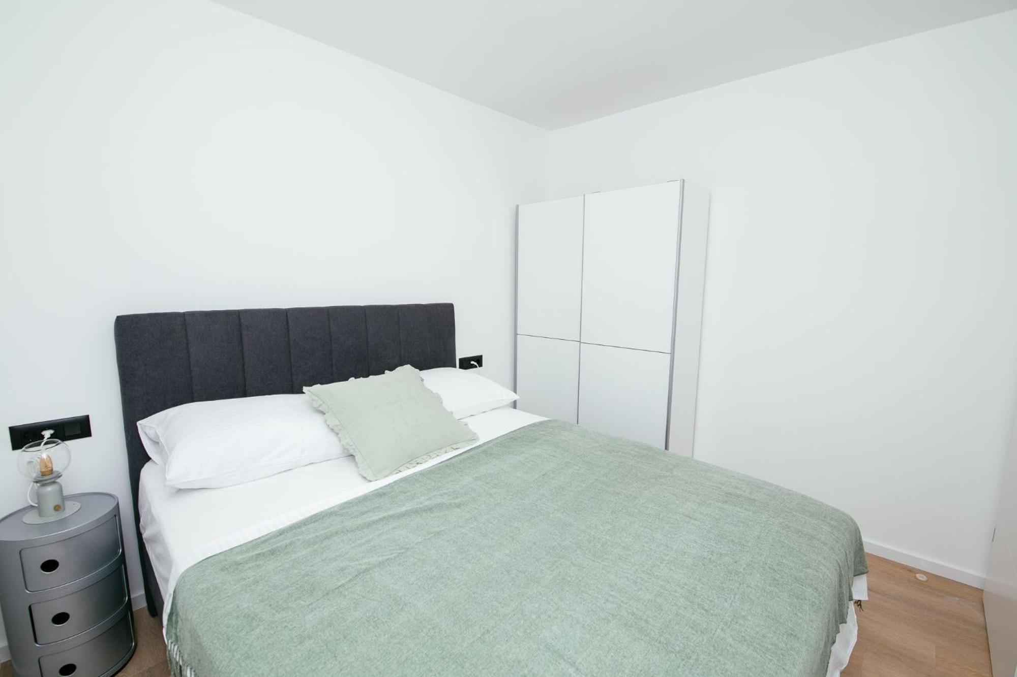 Didixi Apartments Pakoštane Exteriör bild