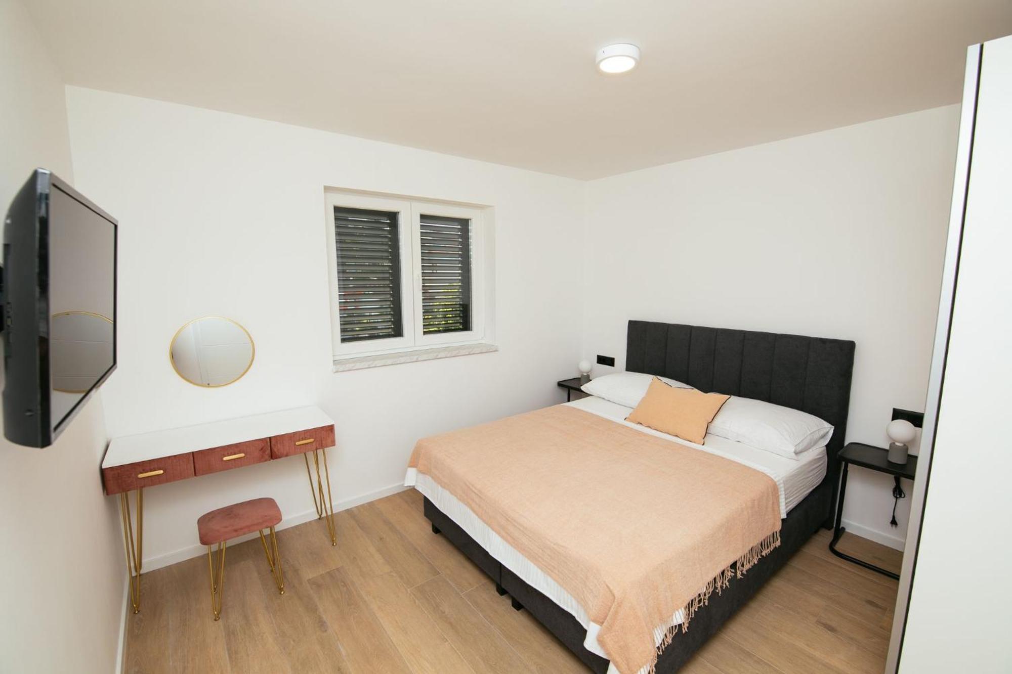 Didixi Apartments Pakoštane Exteriör bild